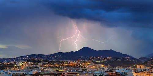 Orage soudain et très isolé