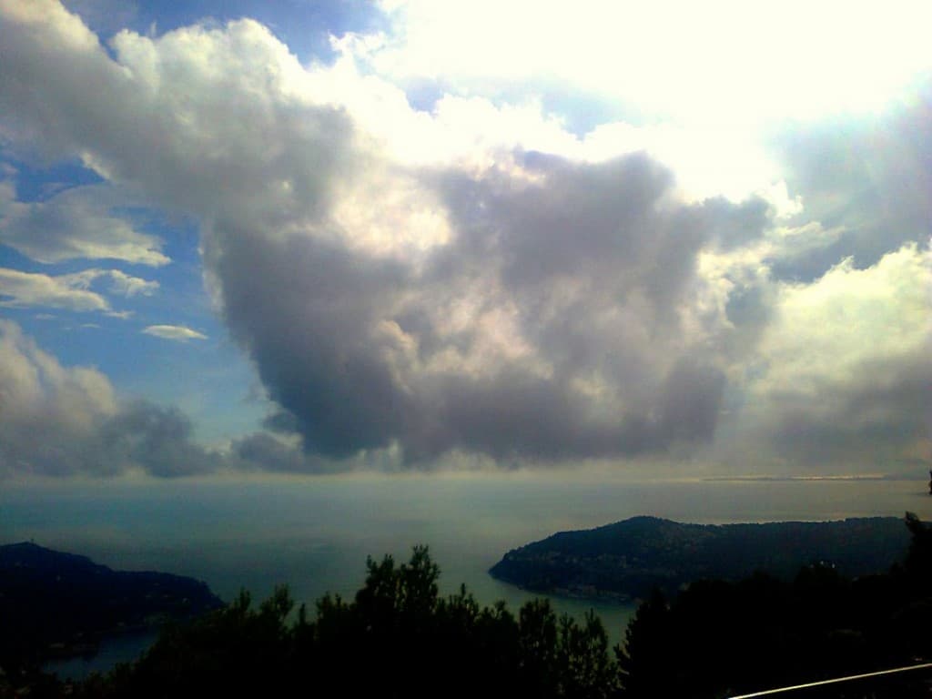 NUAGE SUR LA BAIE DE VILLEFRANCHE