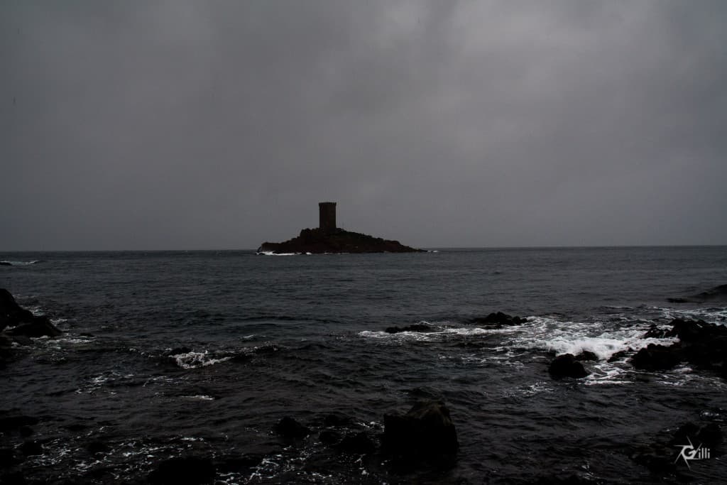 L'ile d'Or - St Raphaël sous la pluie