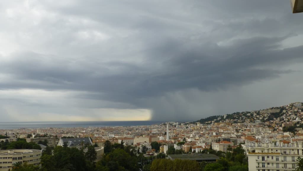 Orage à l'est de Nice