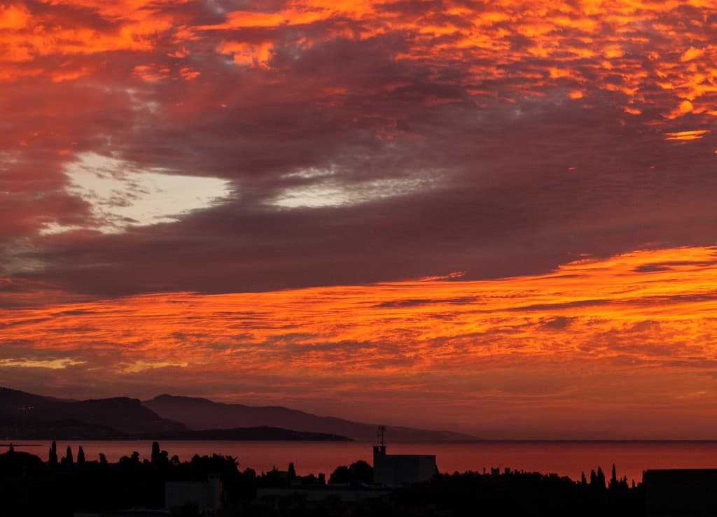 Côte Nice - Antibes au lever du jour