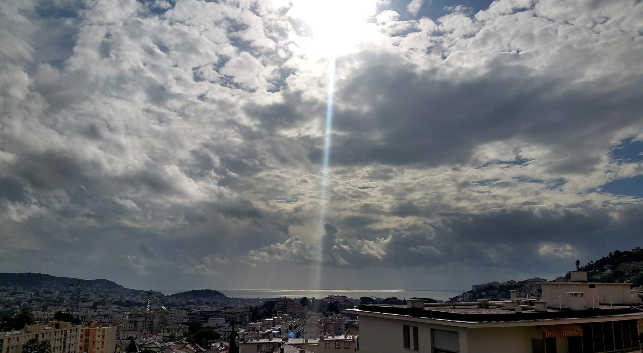 Nice sous des cieux tourmentés