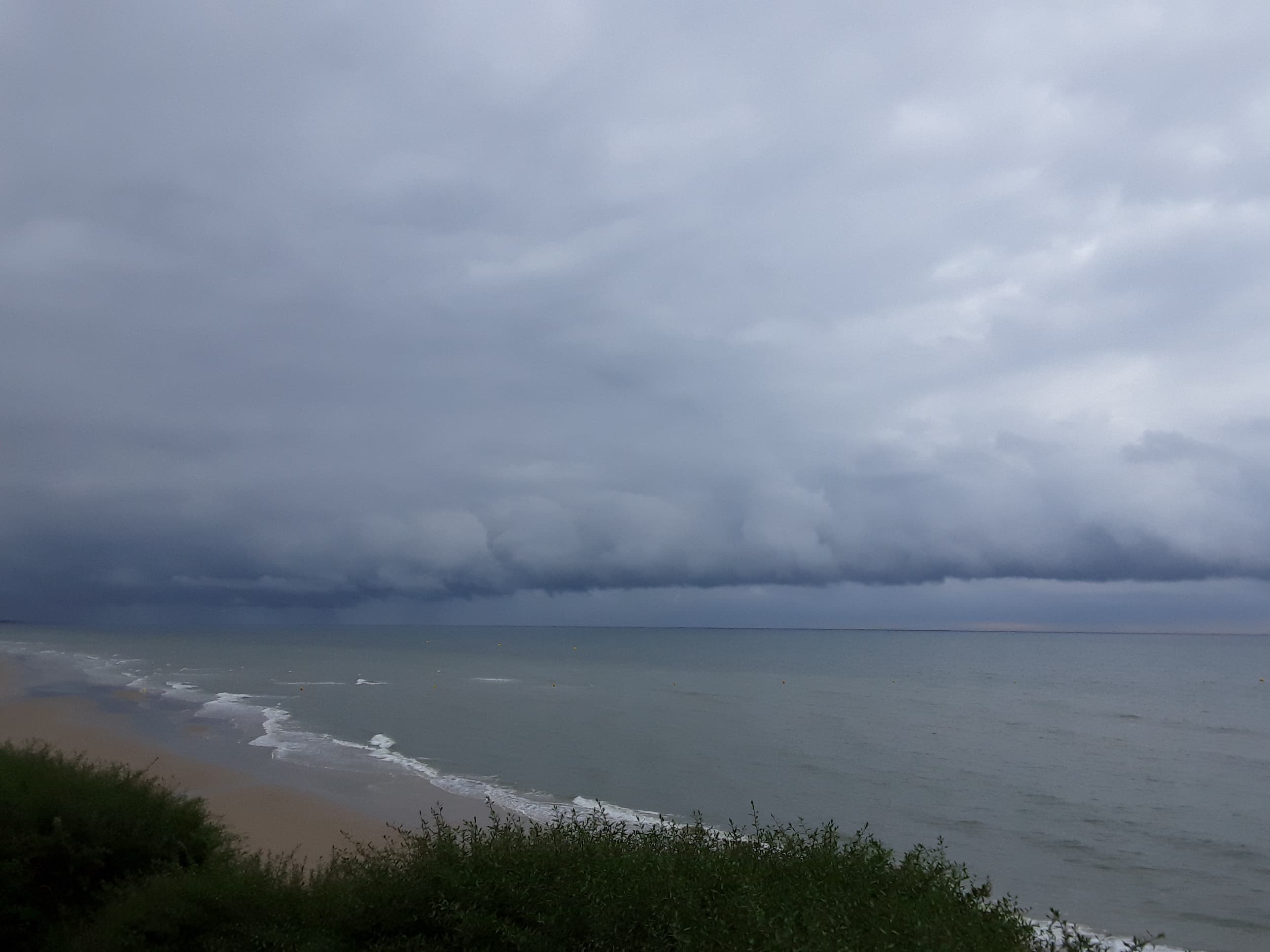 Pluie en mer au nord du Touquet