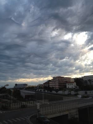 étranges nuages