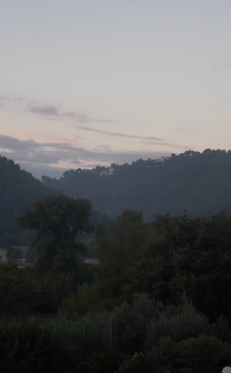 à l'aube