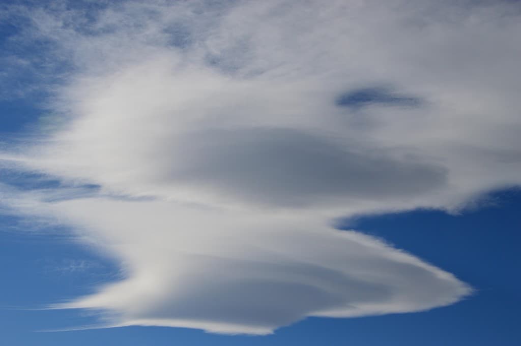 OVNI ou Altocumulus lenticularis