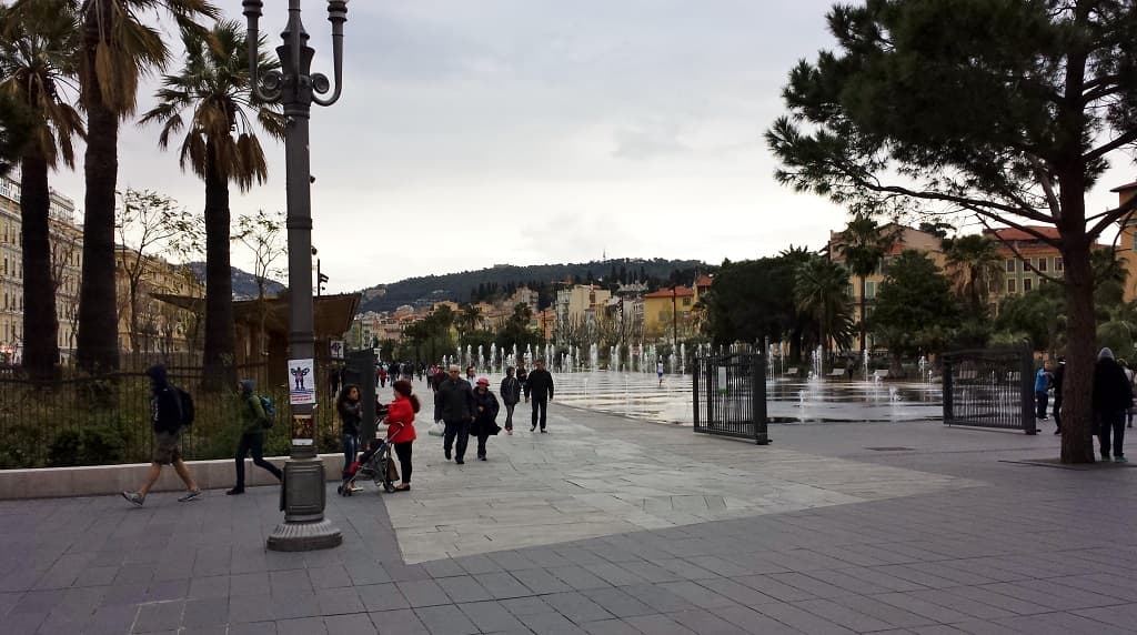 Place Masséna - les Jets d'eau