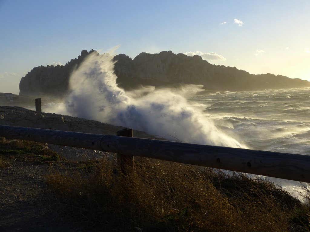 L'ile Maire dans les embruns, le 2 février 2012